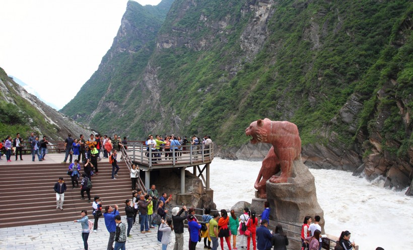 云南玉龙虎跳峡风景图片(12张)