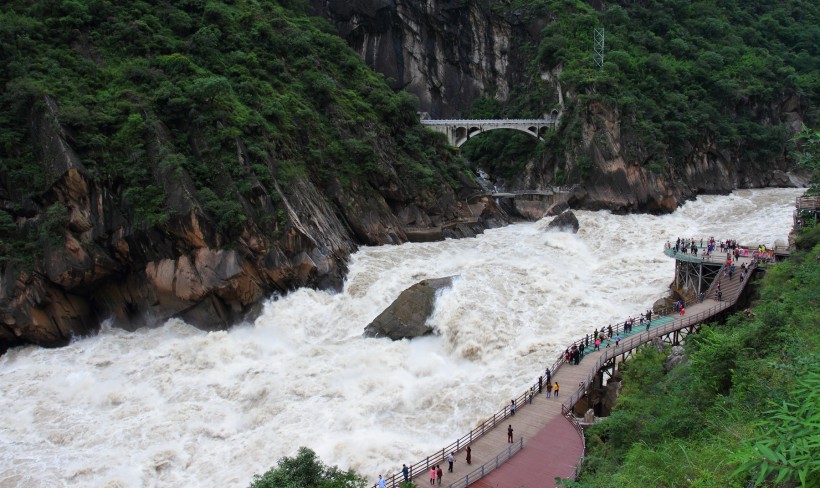 云南玉龙虎跳峡风景图片(12张)