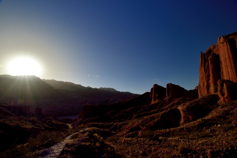 新疆阿克苏托木尔峰峡谷风景图片(11张)