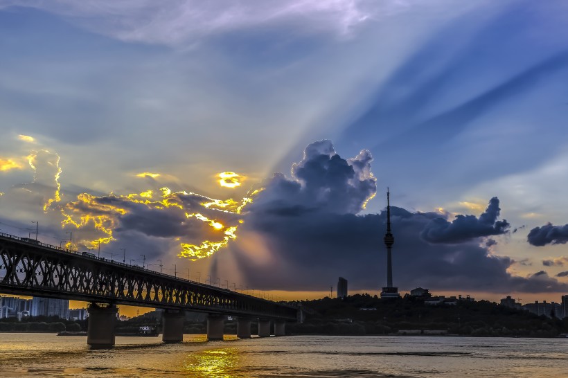壮丽的武汉长江大桥图片(13张)