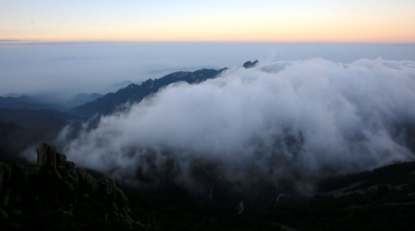 雾灵山晨曦风景图片(15张)