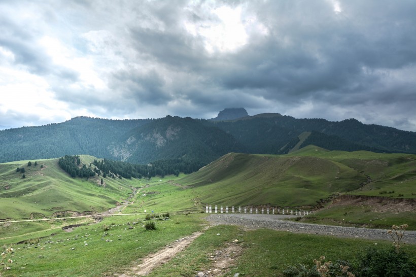 新疆乌苏大峡谷风景图片(11张)