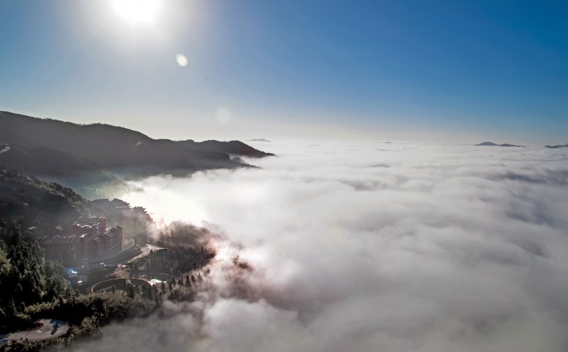 雾锁阳明山风景图片(8张)