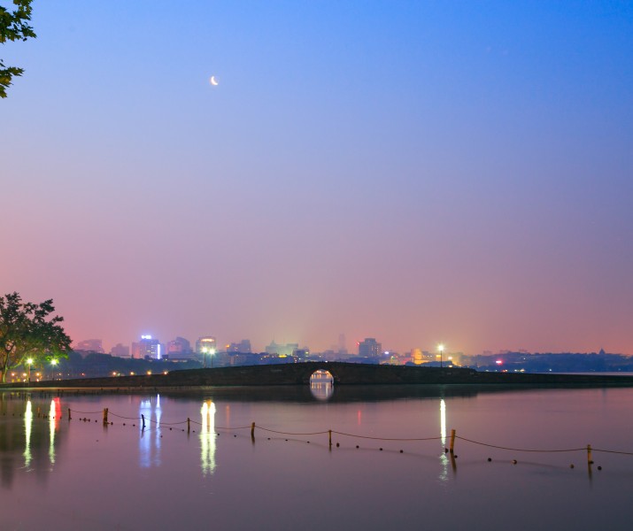 浙江杭州西湖夜景图片(13张)