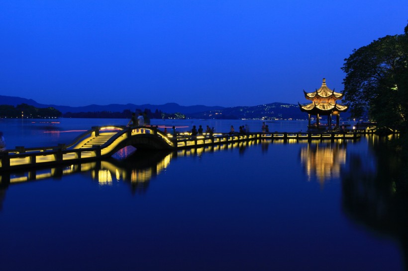 浙江杭州西湖夜景图片(11张)