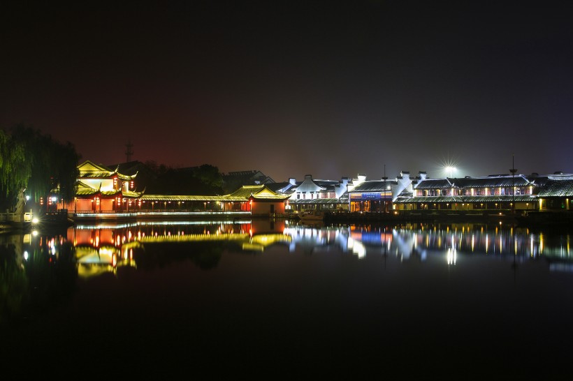 浙江嘉兴西塘古镇西门夜景图片(9张)