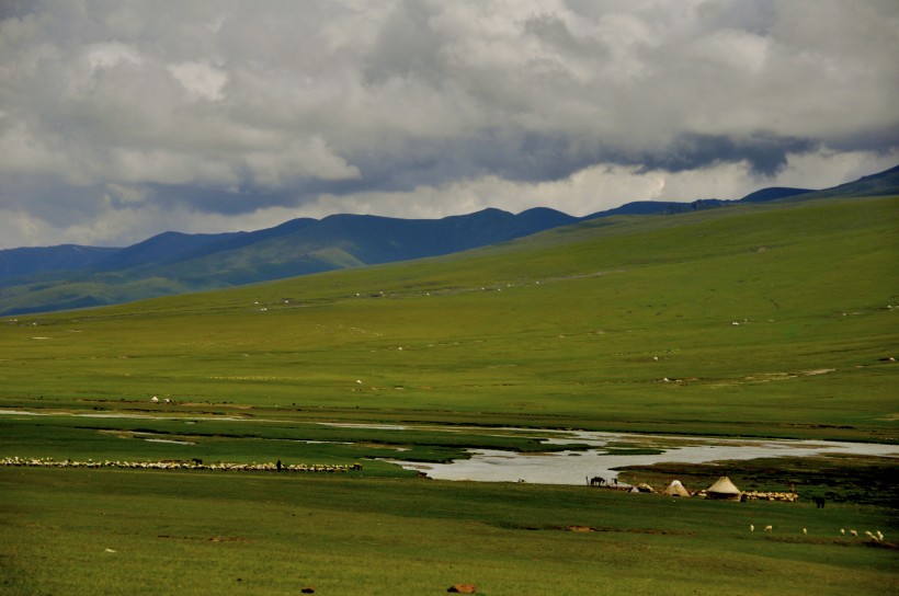新疆巴音布鲁克草原风景图片(11张)