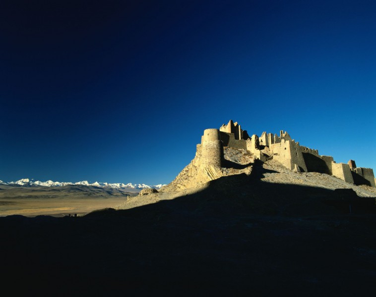 西藏岗巴古堡图片(12张)