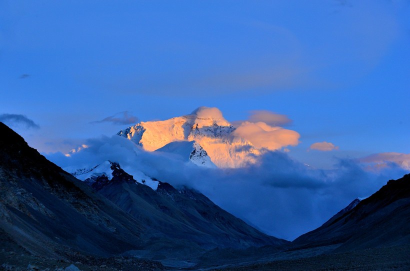 西藏珠穆朗玛峰风景图片(9张)
