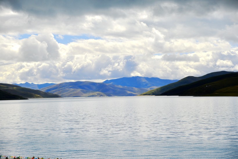西藏羊卓雍湖风景图片(9张)