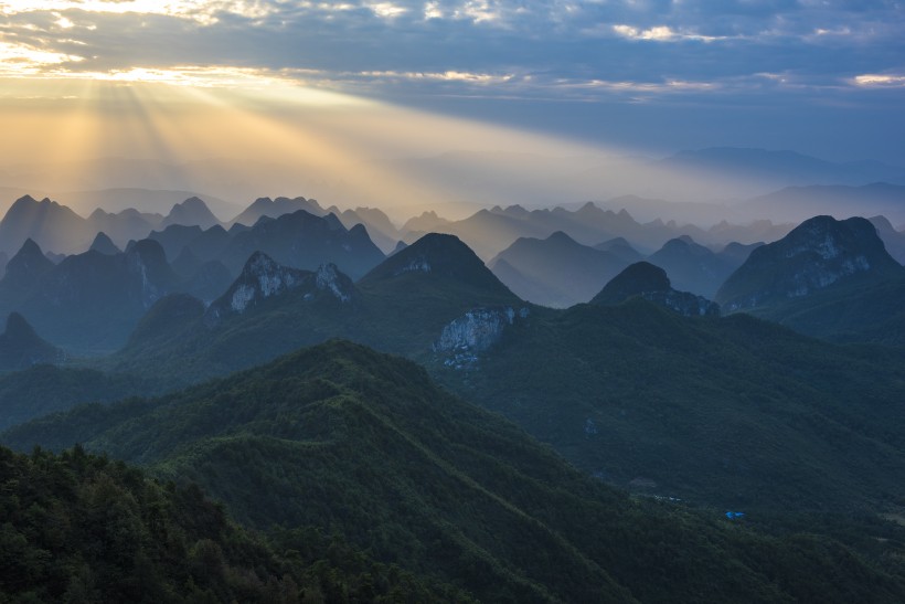 广西桂林尧山风景图片(11张)