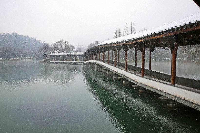 雪中的西湖浴鹄湾风景图片(10张)