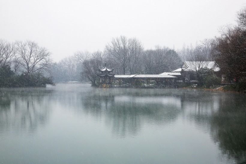 雪中的西湖浴鹄湾风景图片(10张)