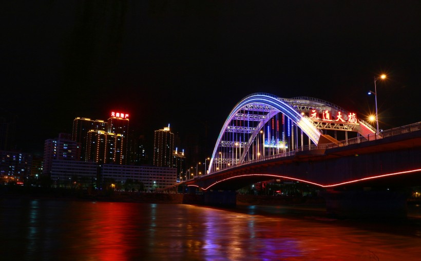 甘肃兰州元通大桥夜景图片(13张)