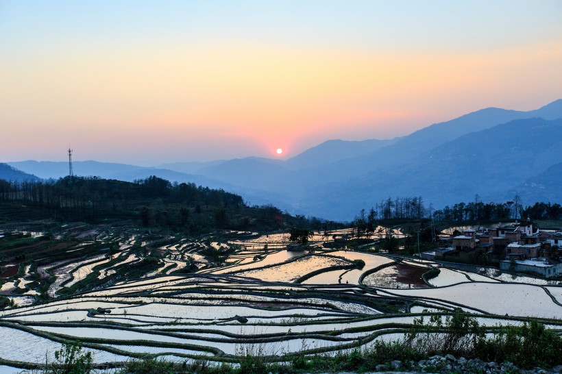 云南元阳云海风景图片(13张)