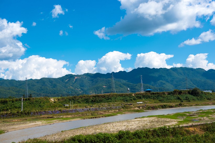 云南云峰山风景图片(17张)