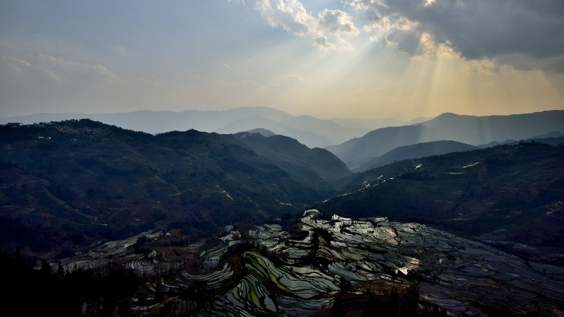 云南元阳梯田风景图片(17张)