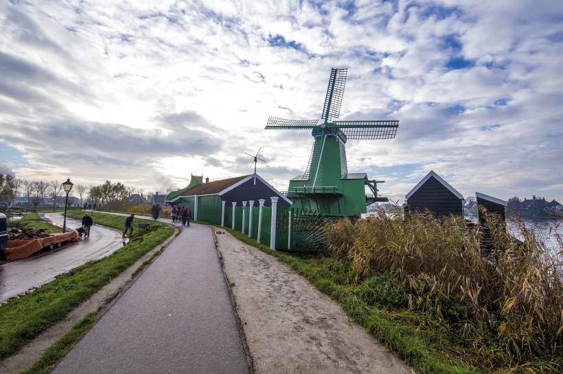 荷兰桑斯安斯风车村风景图片(14张)