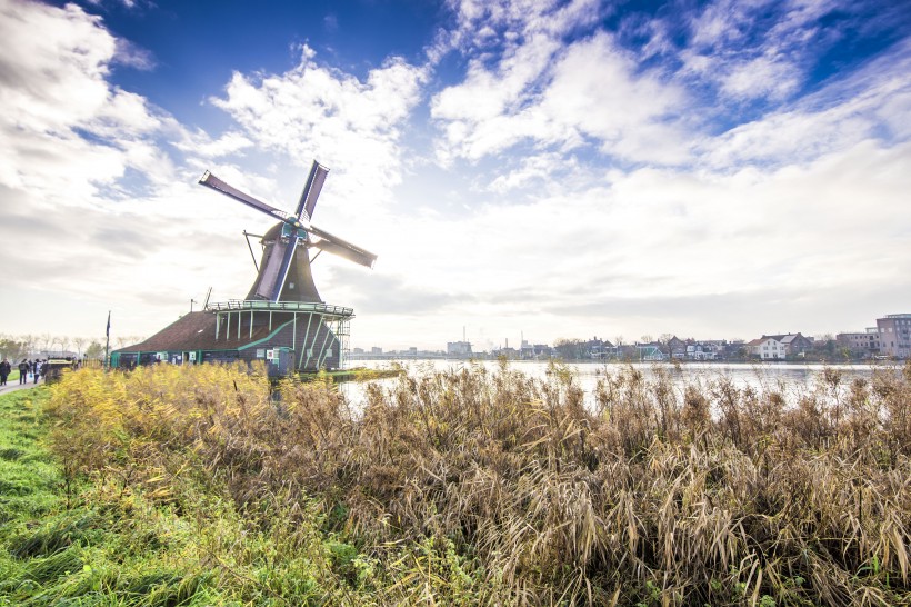 荷兰桑斯安斯的风车风景图片(19张)