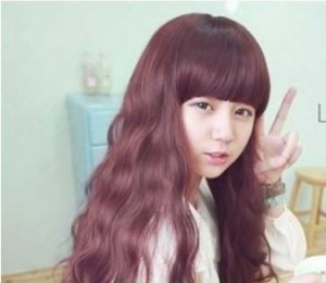 小女生最爱的韩式长发蛋卷头发型图片[4P]
