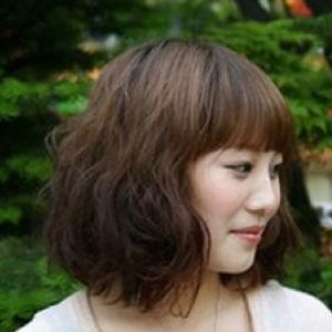 甜美乖巧的荷叶头刘海发型发图片[5P]