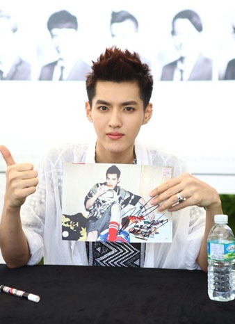 吴亦凡短发发型大图 板寸最帅[9P]