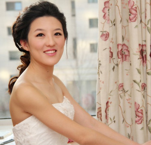 韩式新娘发型扎法 唯美有气质[9P]