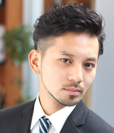 日本男士西装头烫发发型图片[9P]