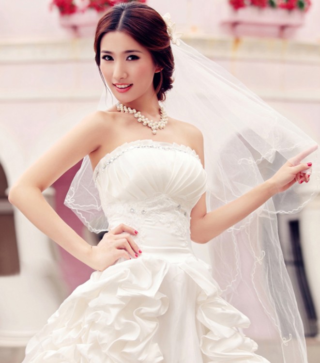 好看的韩式婚纱照新娘盘发发型图片[12P]