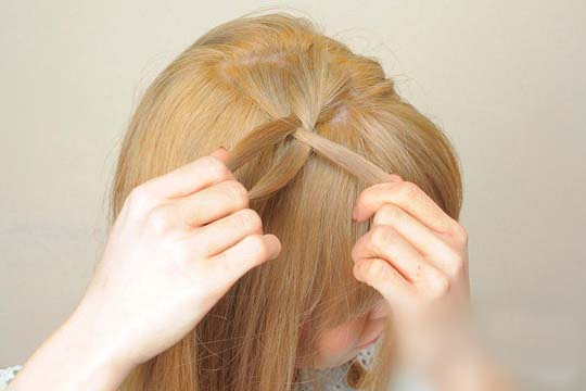超甜美韩式辫子的编法图解[8P]