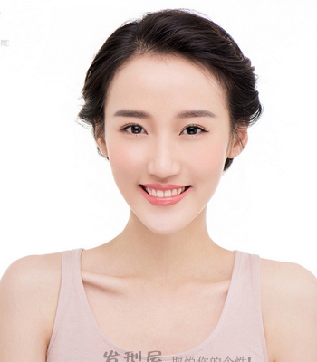 简单韩式气质盘发 夏季清爽更迷人