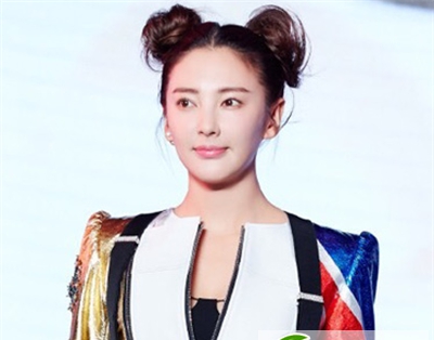 塑造最美的自己 换一款时尚扎发吧