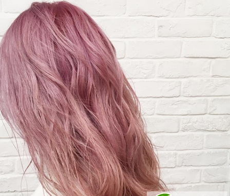 粉色红色头发效果图 草莓浆果色染发最显白