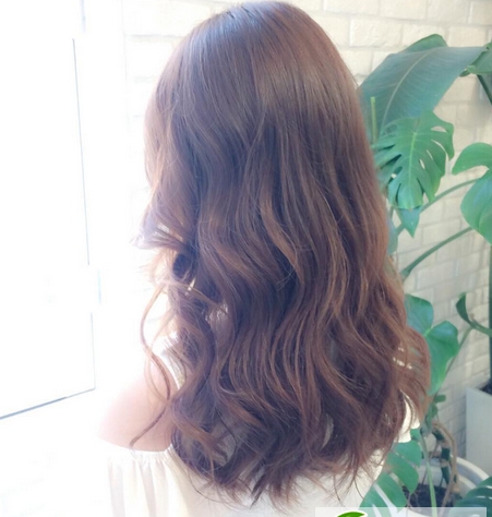 韩式水波纹卷发发型