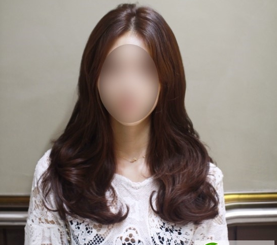 韩式气质女生烫发发型 中长发时尚烫发发型