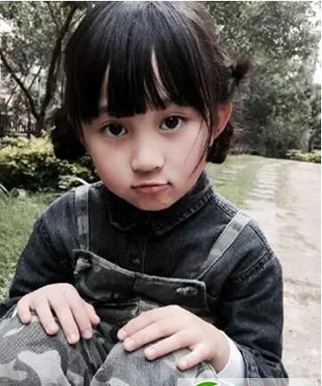 惹人喜爱的小公主 蜕变成时尚的酷酷童星