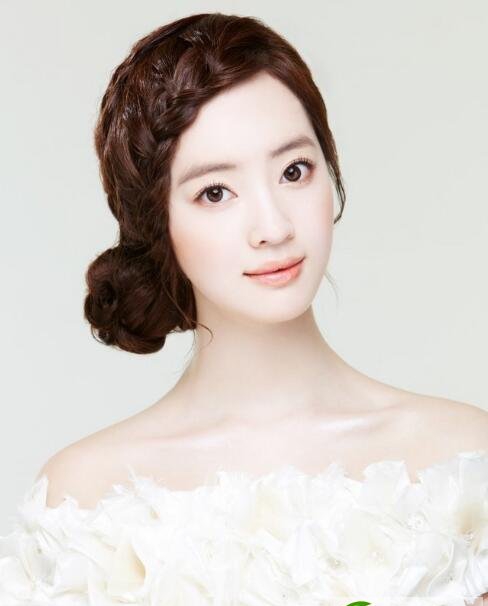 最美女生长发发型 经典时尚惹人怜