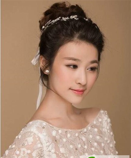 2017韩式新娘盘发 气质绝美新娘发型