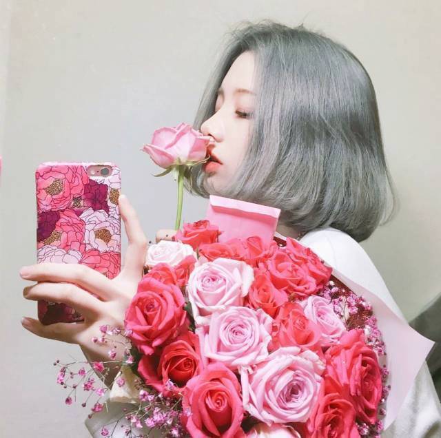 酷酷的女生内扣短发及发色图片参考