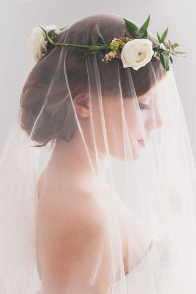 新娘优雅发型加上美美的花环图片