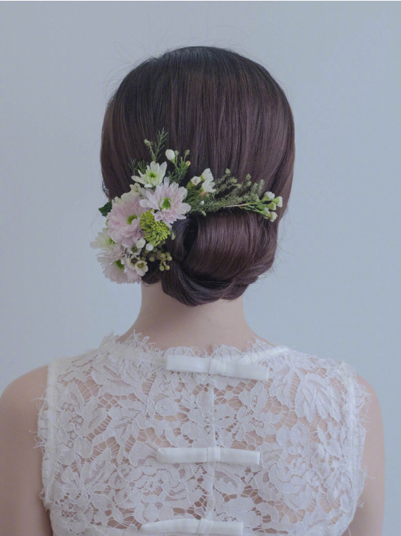 九款美丽大方的森系新娘发型图片