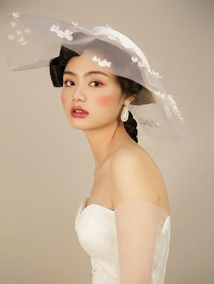 复古帽饰 百变美丽的新娘造型欣赏