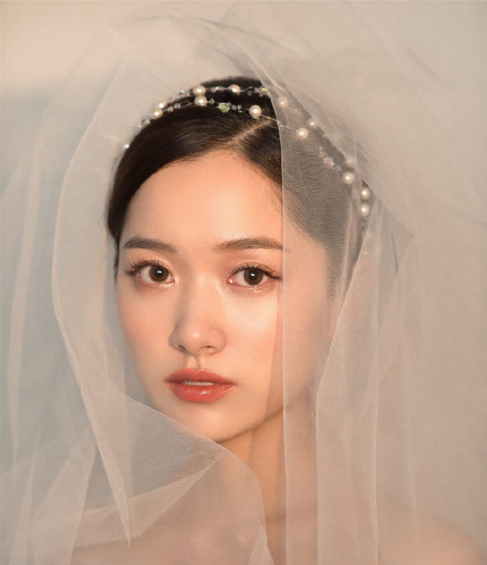 韩式甜美 明波漾起，追光游移的新娘发型