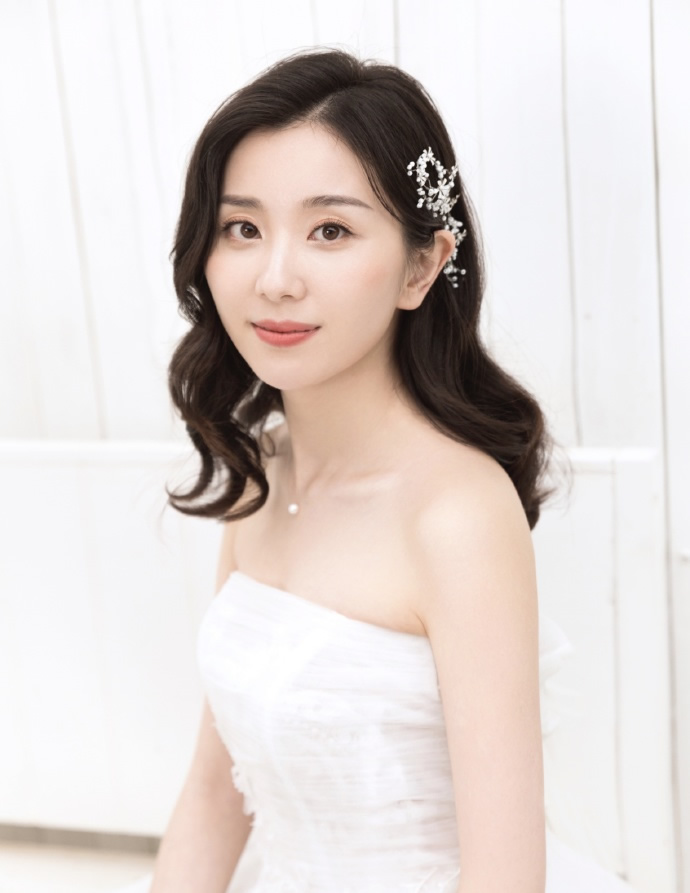 一组简约美丽的韩式新娘发型