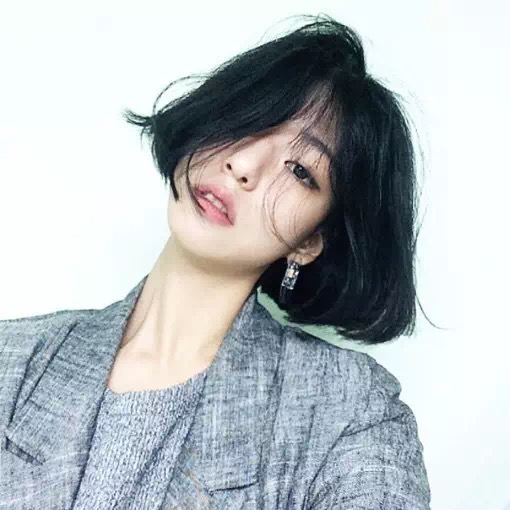 以花朵为装饰的新娘发型，仙气十足