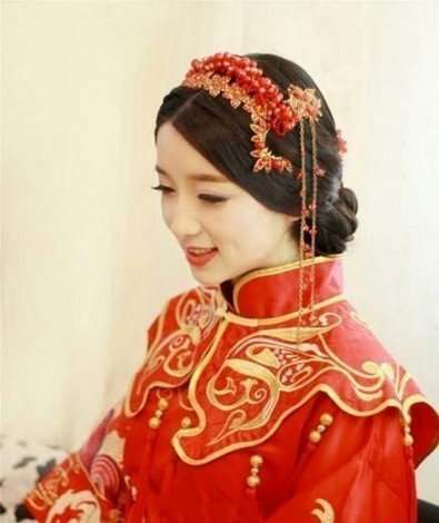 中式婚礼新娘发型，端庄典雅，超级美