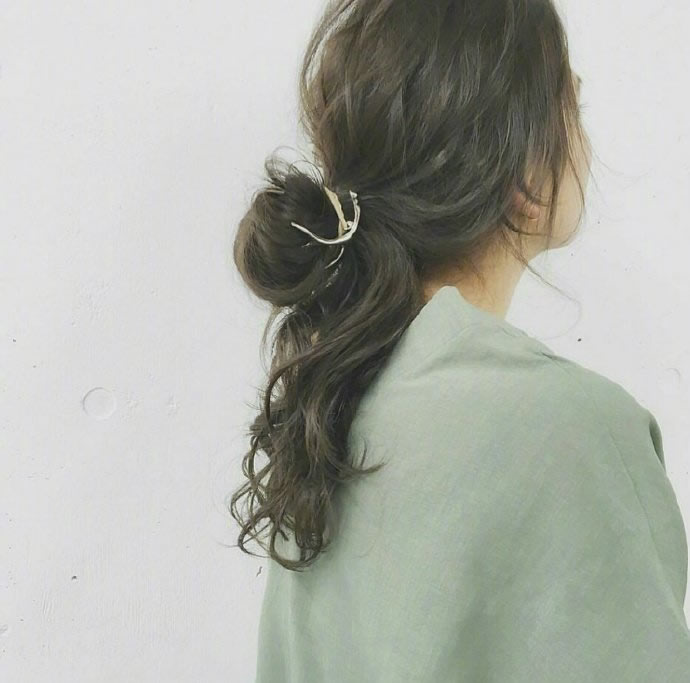 一组温柔的女生扎发图片