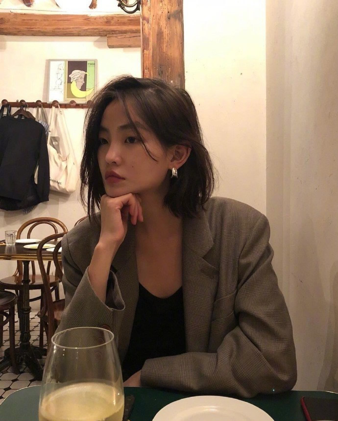 一组很日常的女生慵懒款短发