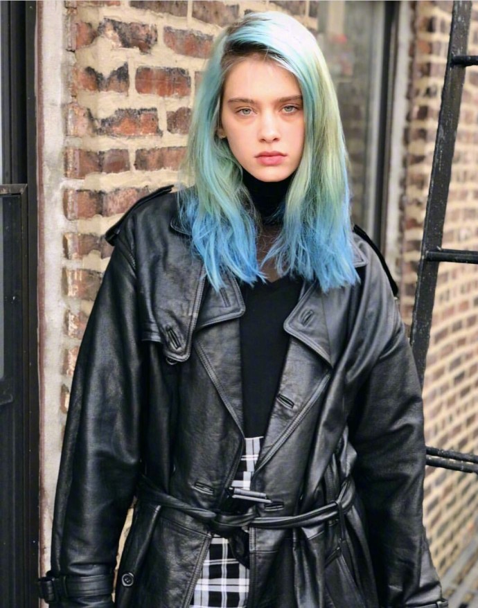 俄罗斯模特sasha belyaeva的绿色系发色图片
