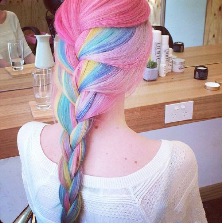 国外十分流行的“彩虹头发”，夏天就是要绚丽